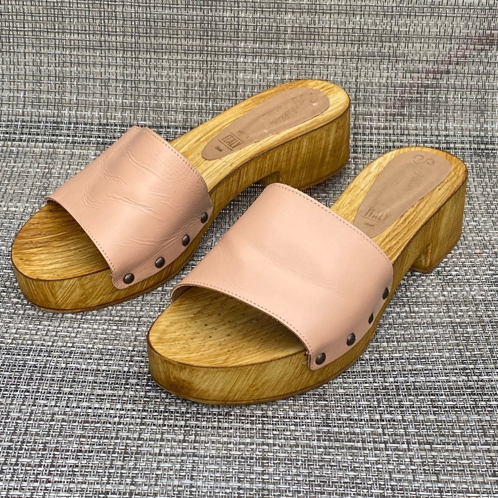 Seychelles Blush Pink Leather Wood-Effect Slide Sandals